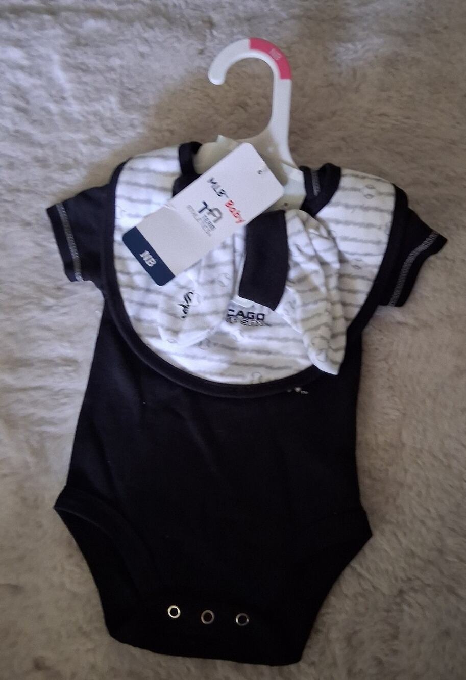 MLB Baby Black Bodysuit and Bib Set